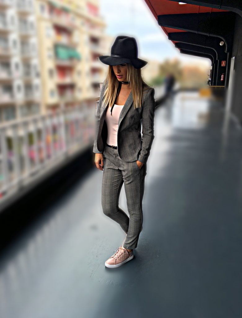 Tamara Gorro look casual